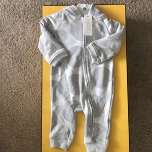 Gymboree boy one piece Long sleeve hooded set